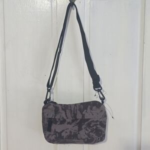 Abstract Print Crossbody Waist Belt Bag